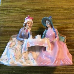 Royal Doulton AFTERNOON TEA Figurine
